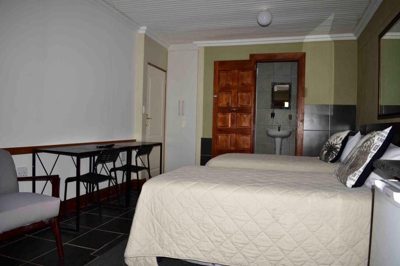 Hotel 13 Hobson à Secunda Extérieur photo